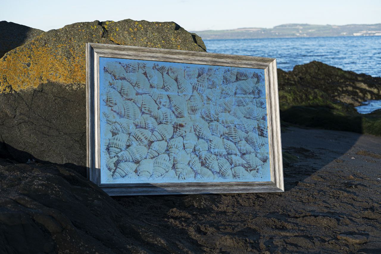 Sea Shell Portree Scotland - Verre Églomisé Art - Size 890x585mm - 24k Gold Leaf